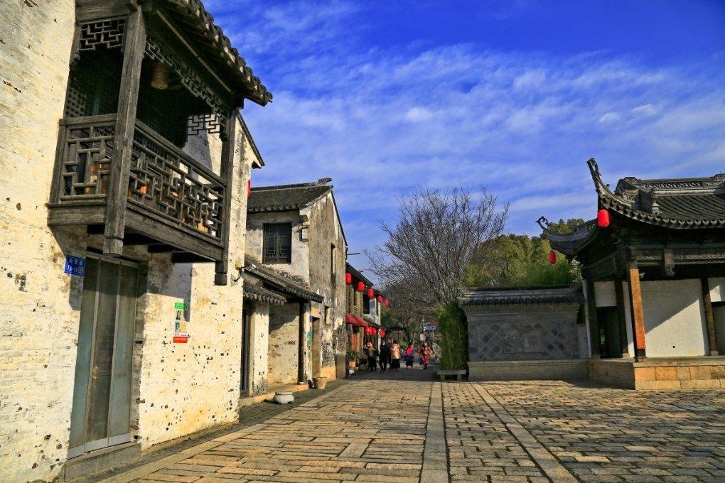 古装剧《岁岁青莲》正式登陆各大平台